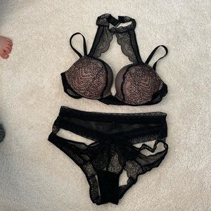 Like new Victoria’s Secret set